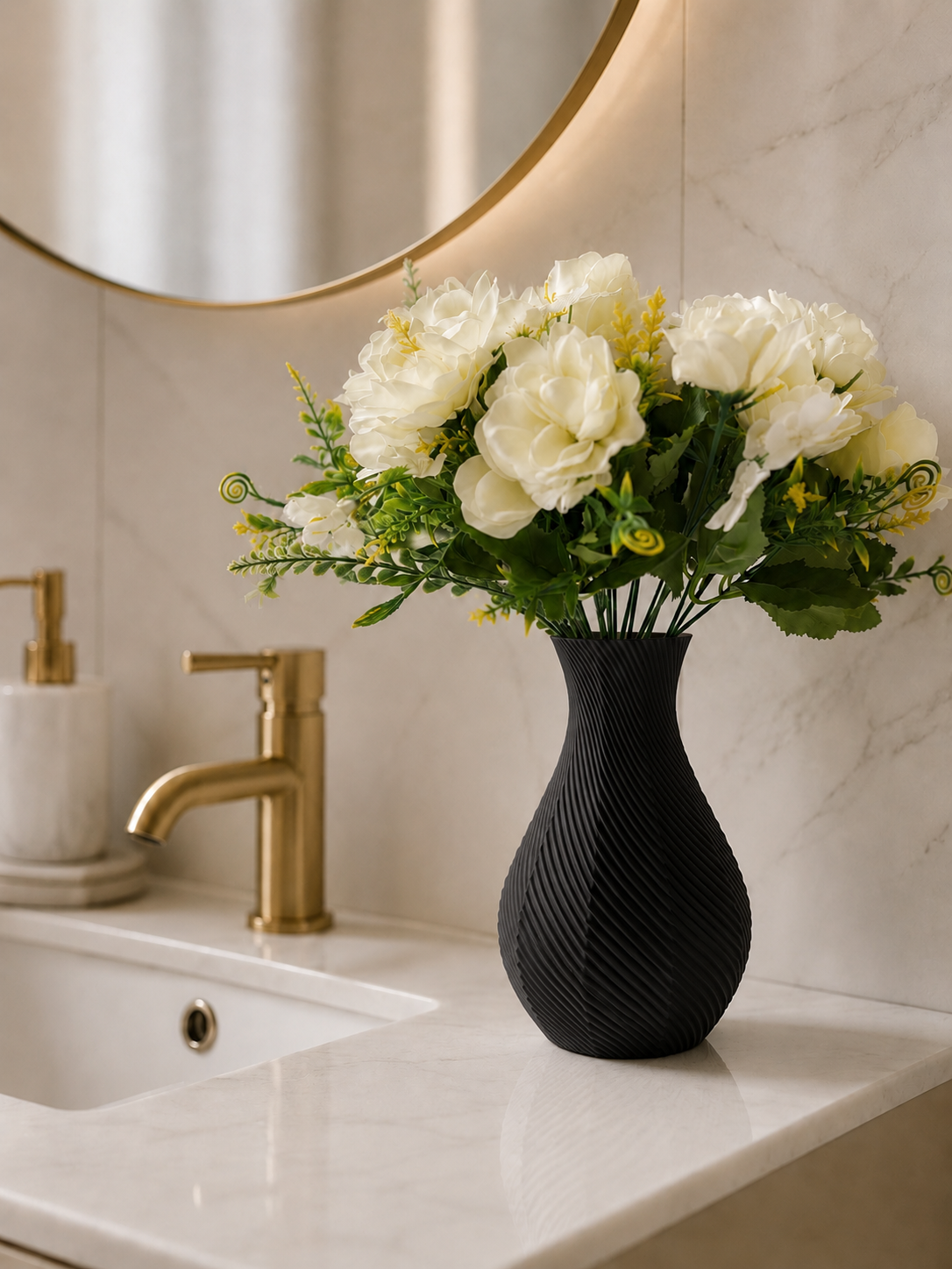 Modern Octagonal Vase - Image 2